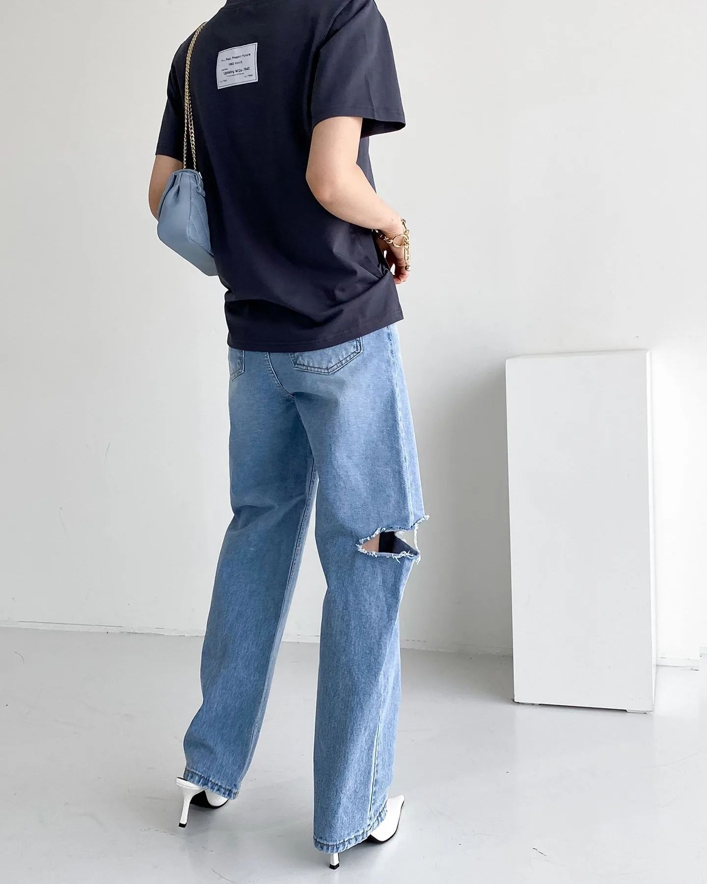 韓國製時尚簡約直筒破洞牛仔褲